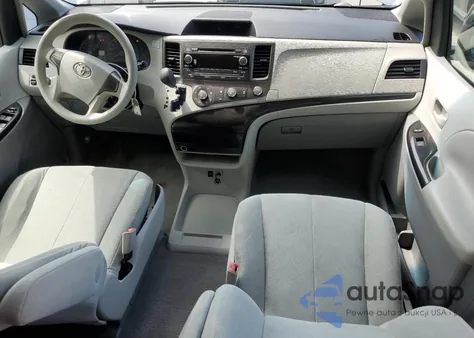 2011 Toyota Sienna z USA, uszkodzony, nr VIN 5TDZK3DC6BS009468